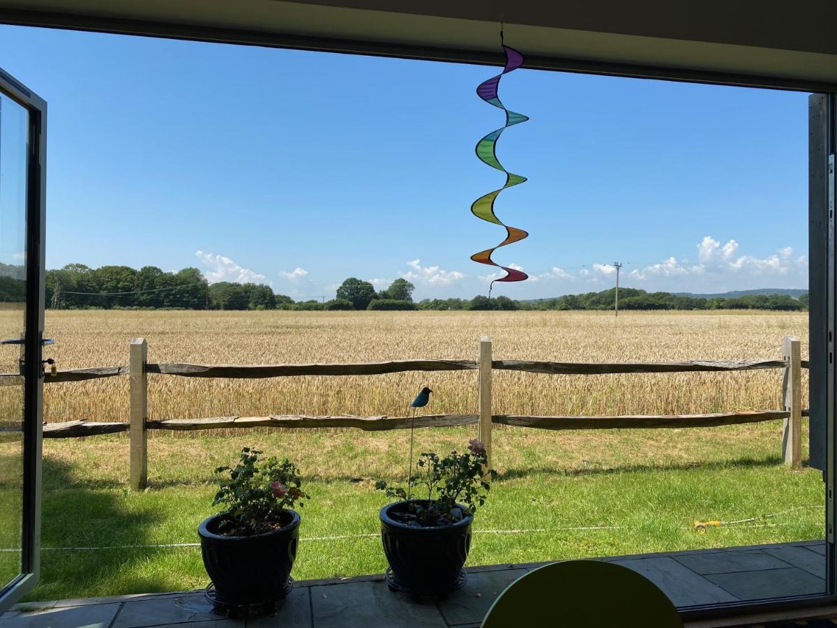 Flint House - Goodwood Events Acomodação com café da manhã Chichester Exterior foto